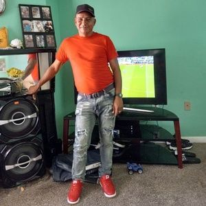 Meet your Posher, José